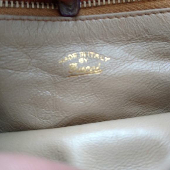 Beige Suede Vintage Gucci Shoulder Bag Purse - Picture 4 of 6